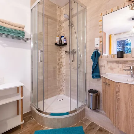 Appartement Disneyland-charmant 8 Personnes-terrasse-gare-parking Montévrain